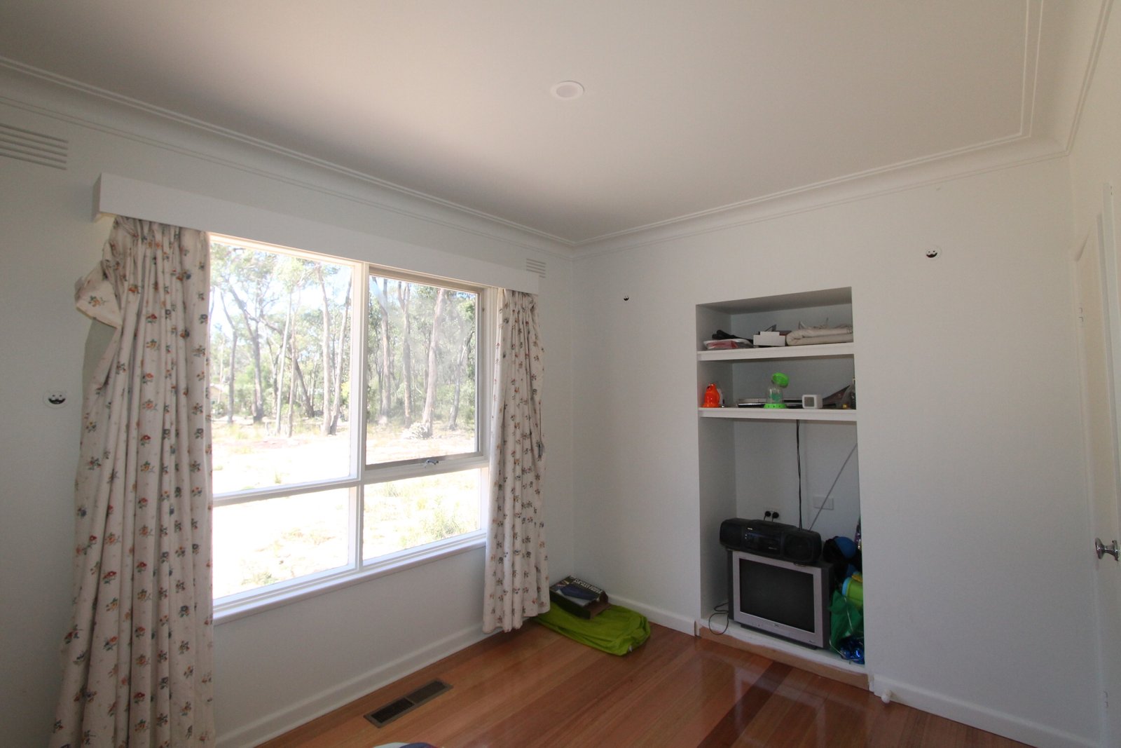 40 Tilligs Road SCARSDALE 6