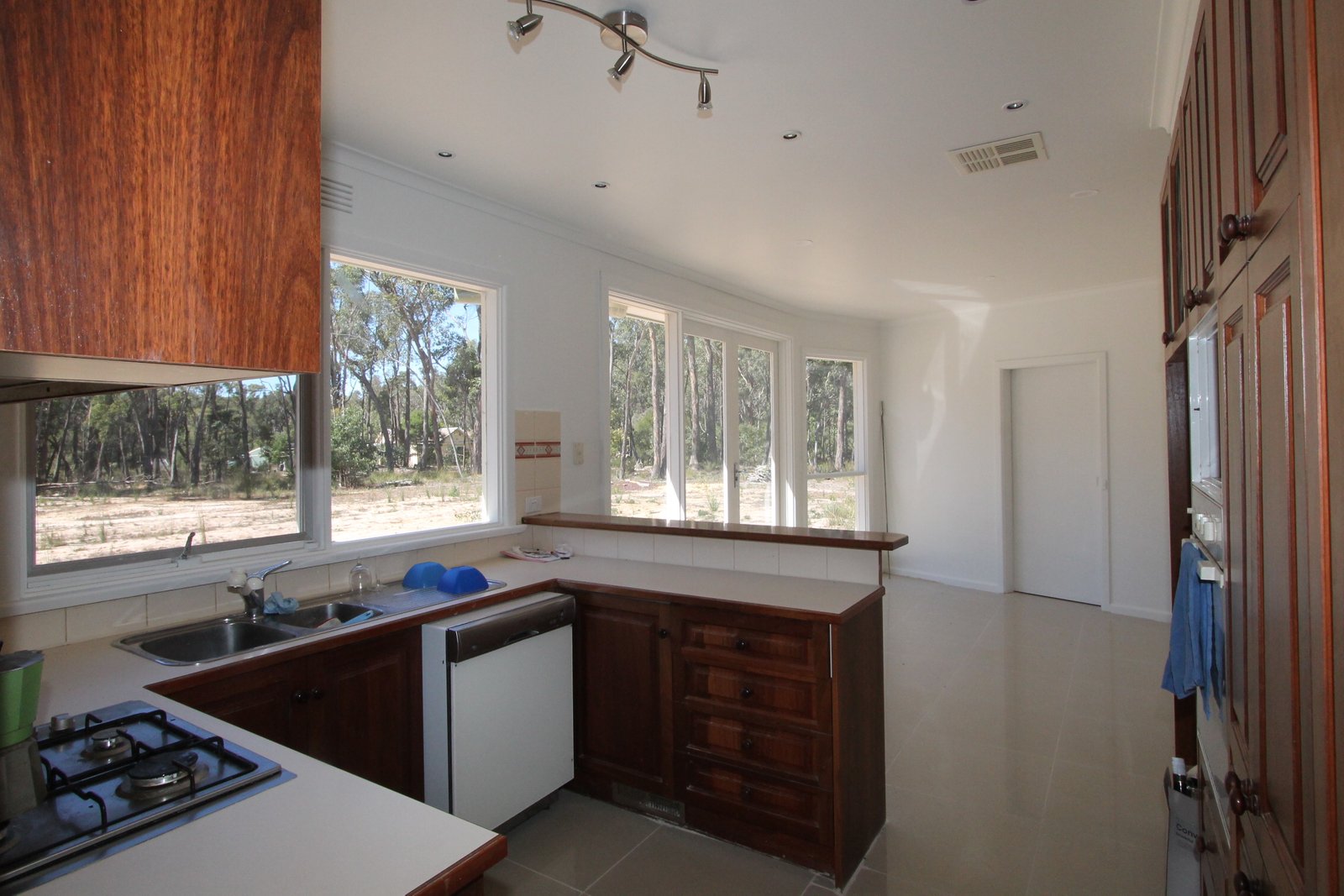 40 Tilligs Road SCARSDALE 8