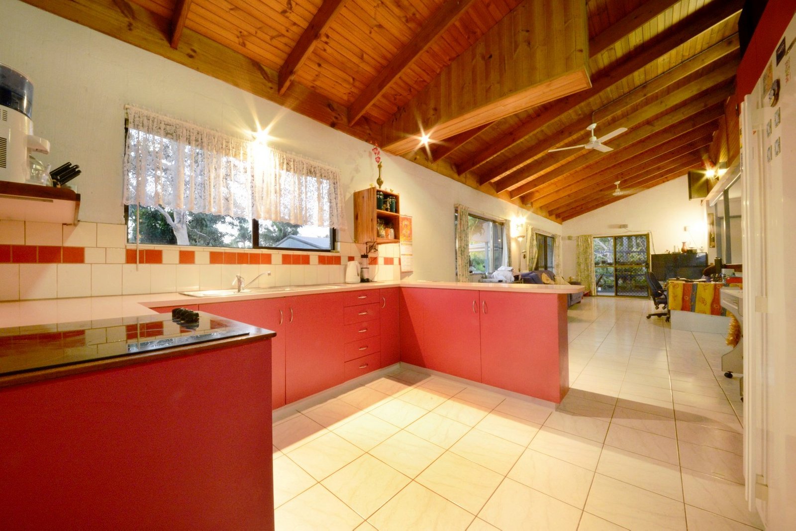 40 Tropic Road CANNONVALE 3