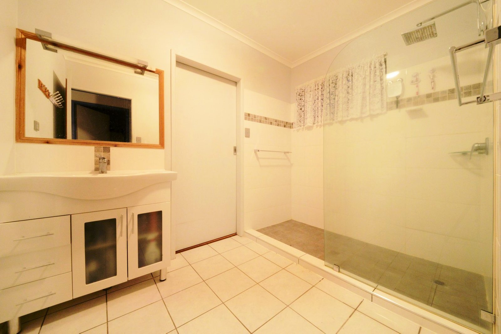 40 Tropic Road CANNONVALE 4