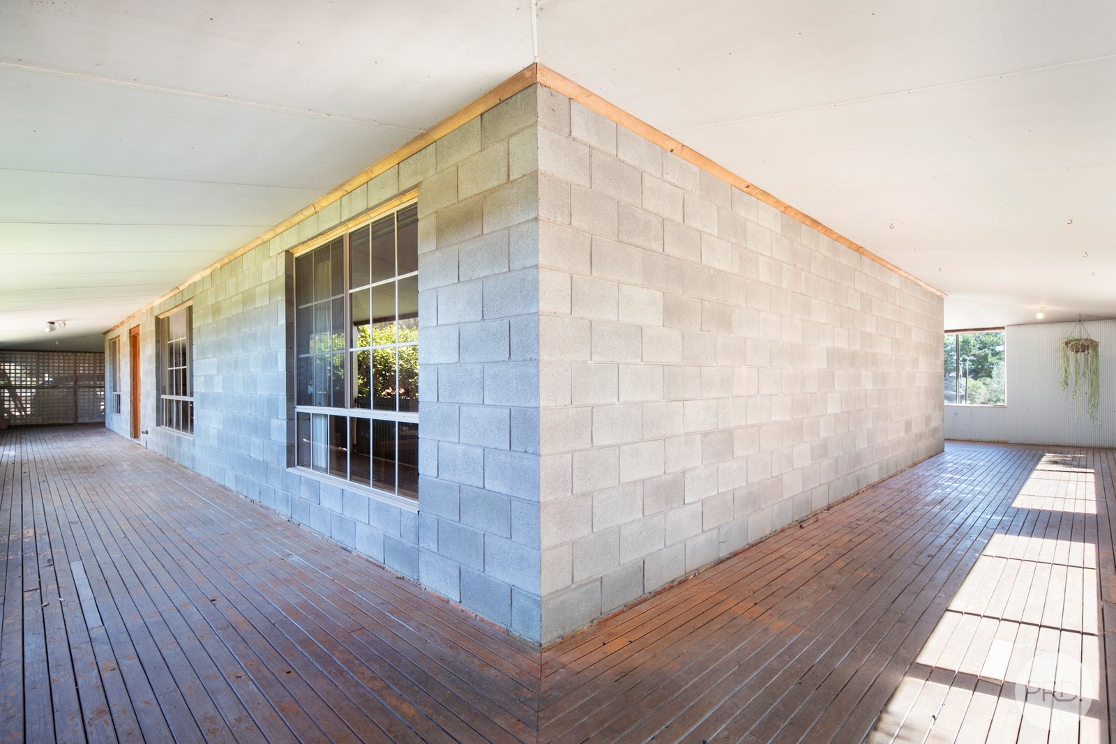 40 Vicki Court SCARSDALE 4