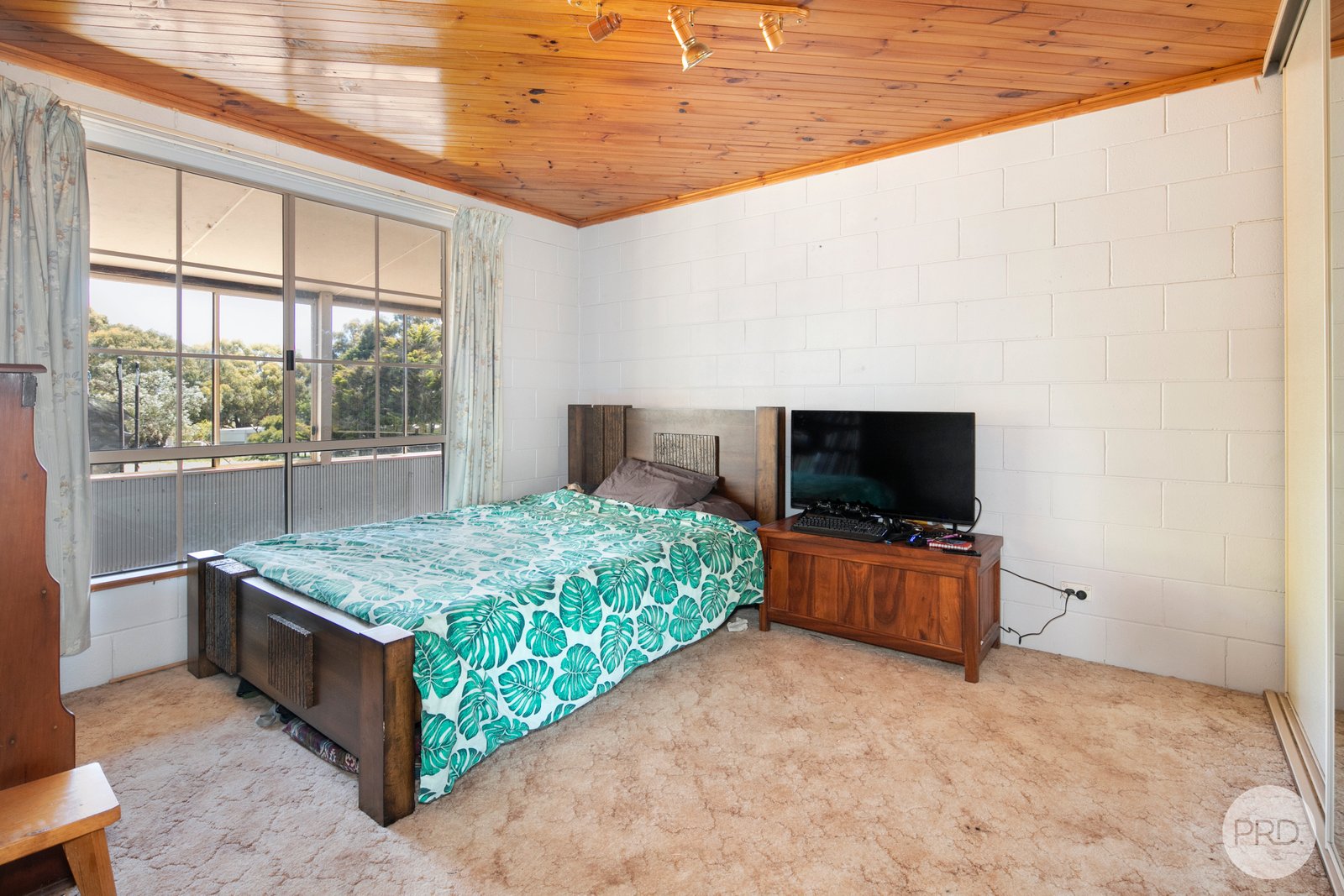 40 Vicki Court SCARSDALE 11