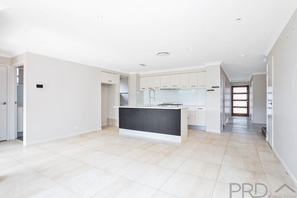 40 Warbler Avenue ABERGLASSLYN 4