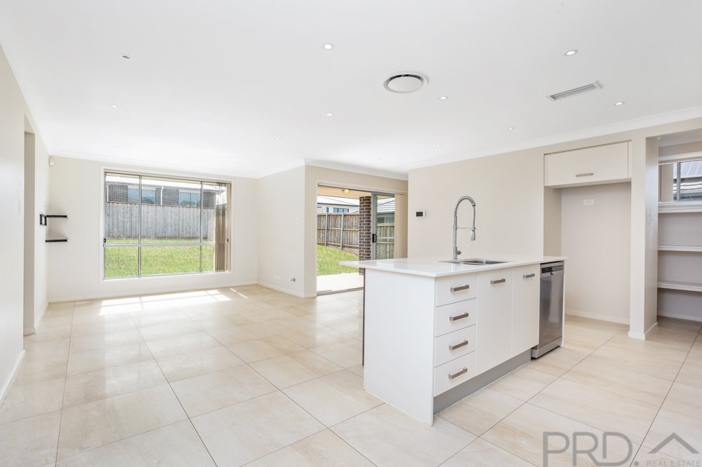 40 Warbler Avenue ABERGLASSLYN 6