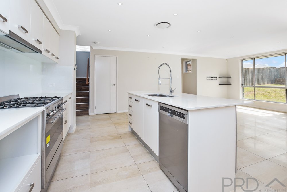 40 Warbler Avenue ABERGLASSLYN 7