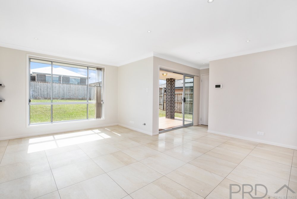 40 Warbler Avenue ABERGLASSLYN 10