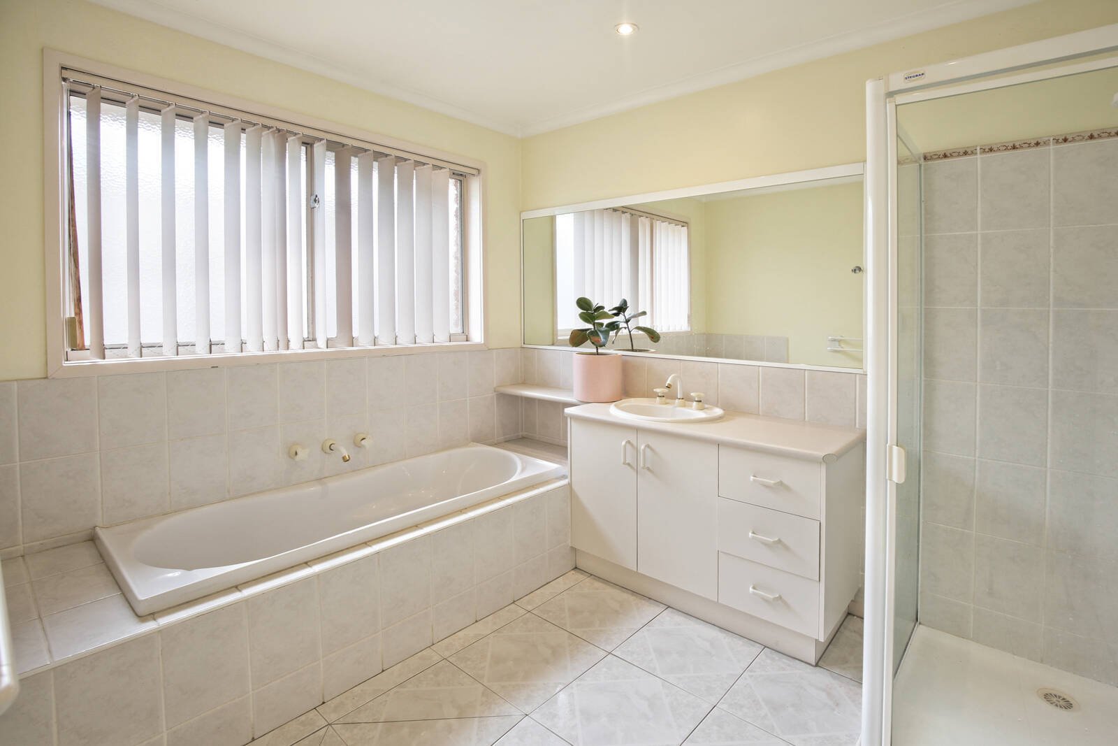 Real Estate and Property in 40 Warren Street, Kyneton, VIC