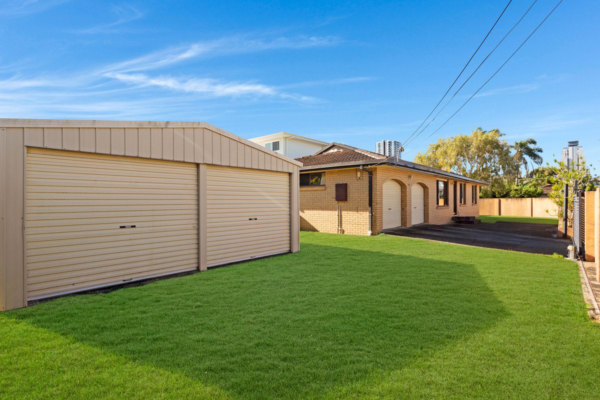40 Warrina Crescent Burleigh Waters 1