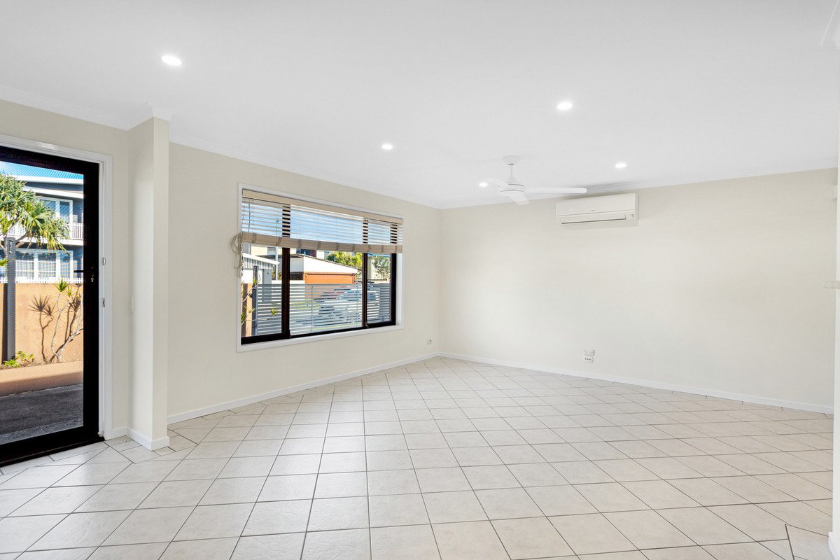 40 Warrina Crescent Burleigh Waters 5