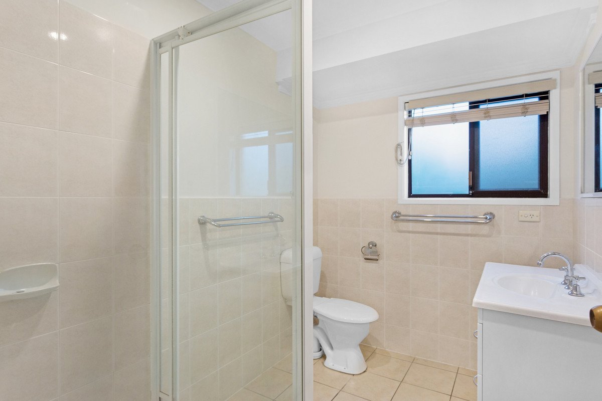 40 Warrina Crescent Burleigh Waters 9