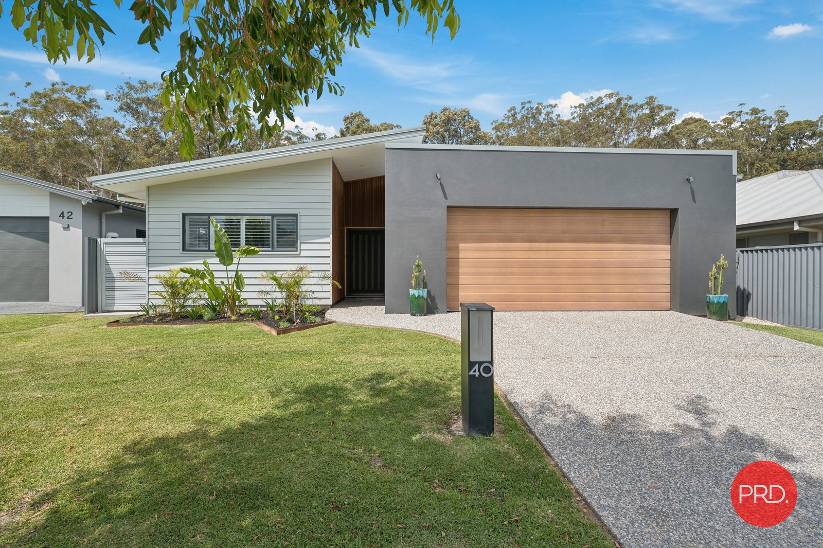 40 Watergum Close SAPPHIRE BEACH 1