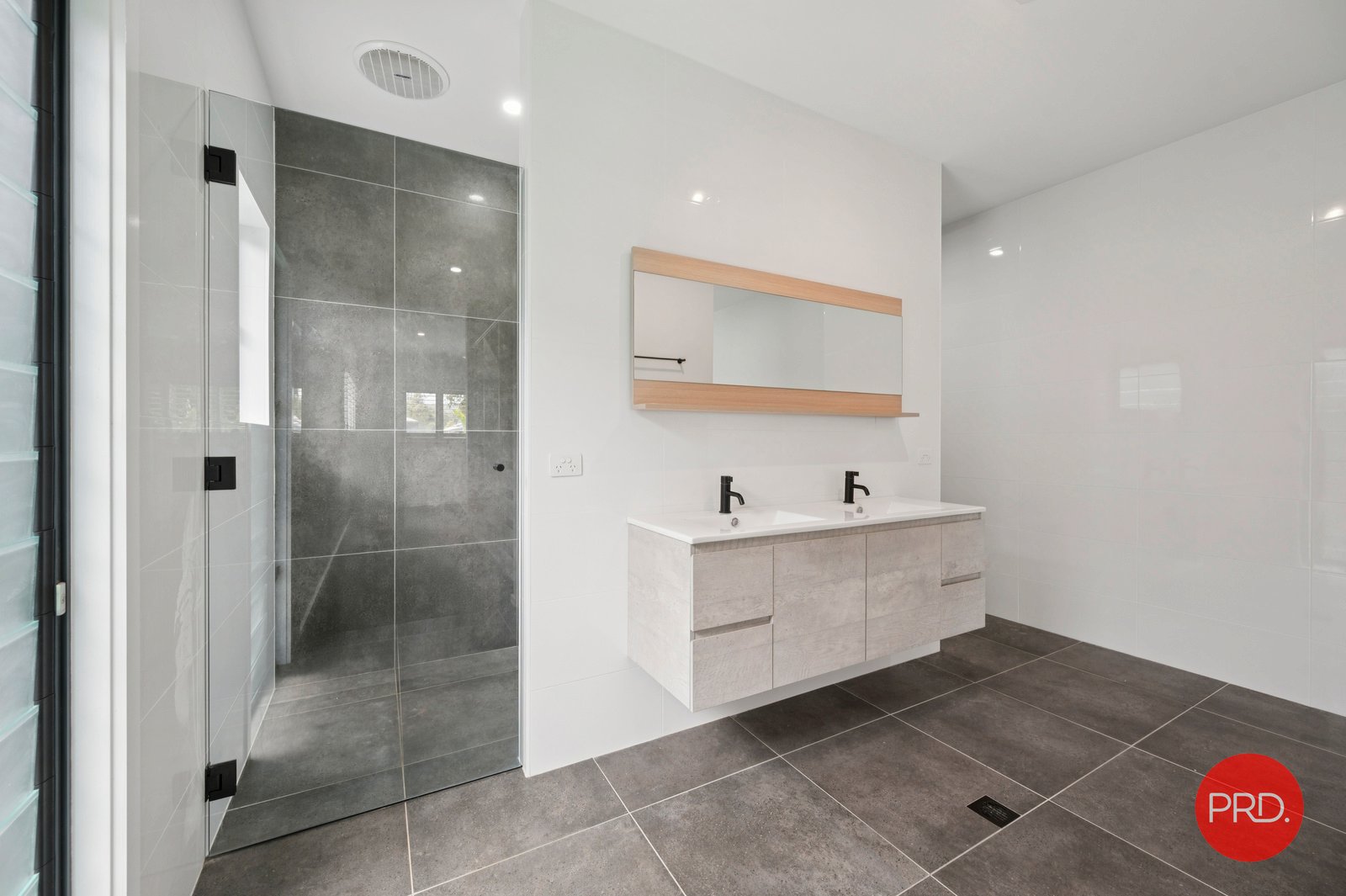 40 Watergum Close SAPPHIRE BEACH 18