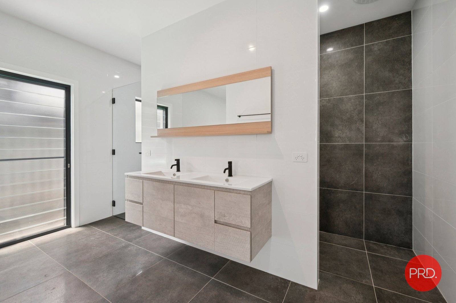 40 Watergum Close SAPPHIRE BEACH 19