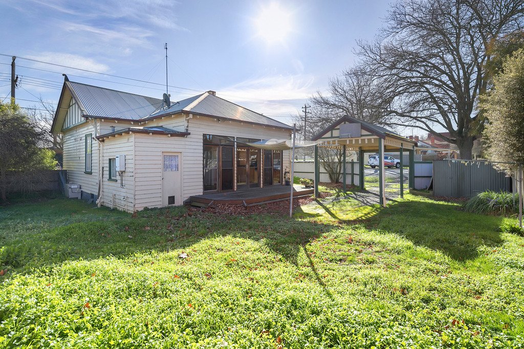 401 Drummond Street South BALLARAT CENTRAL 7