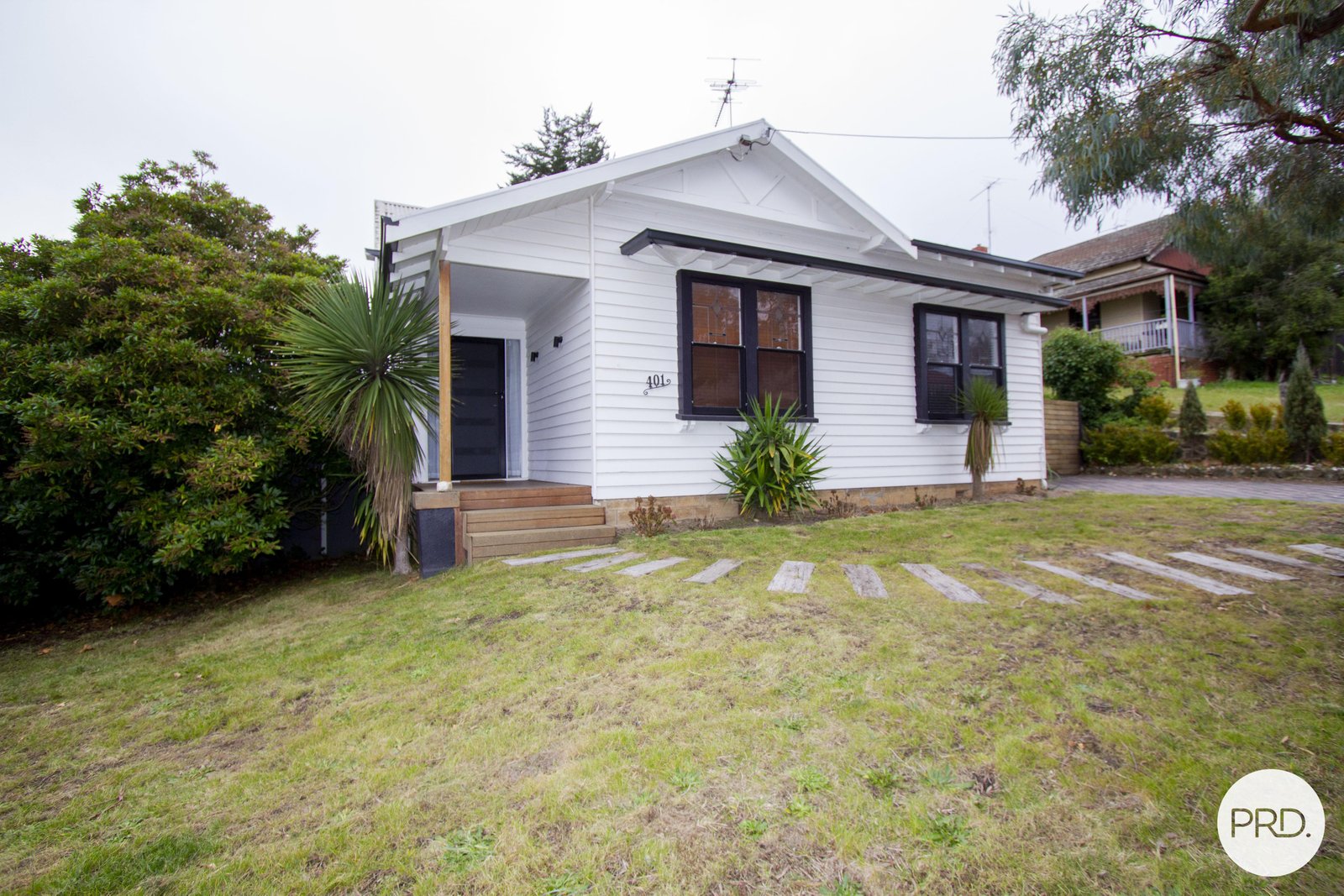 401 Peel Street North BLACK HILL 2