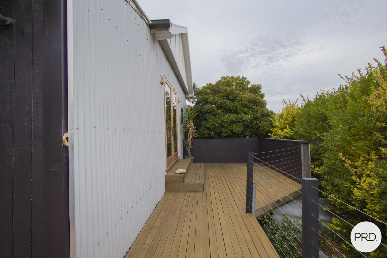 401 Peel Street North BLACK HILL 13