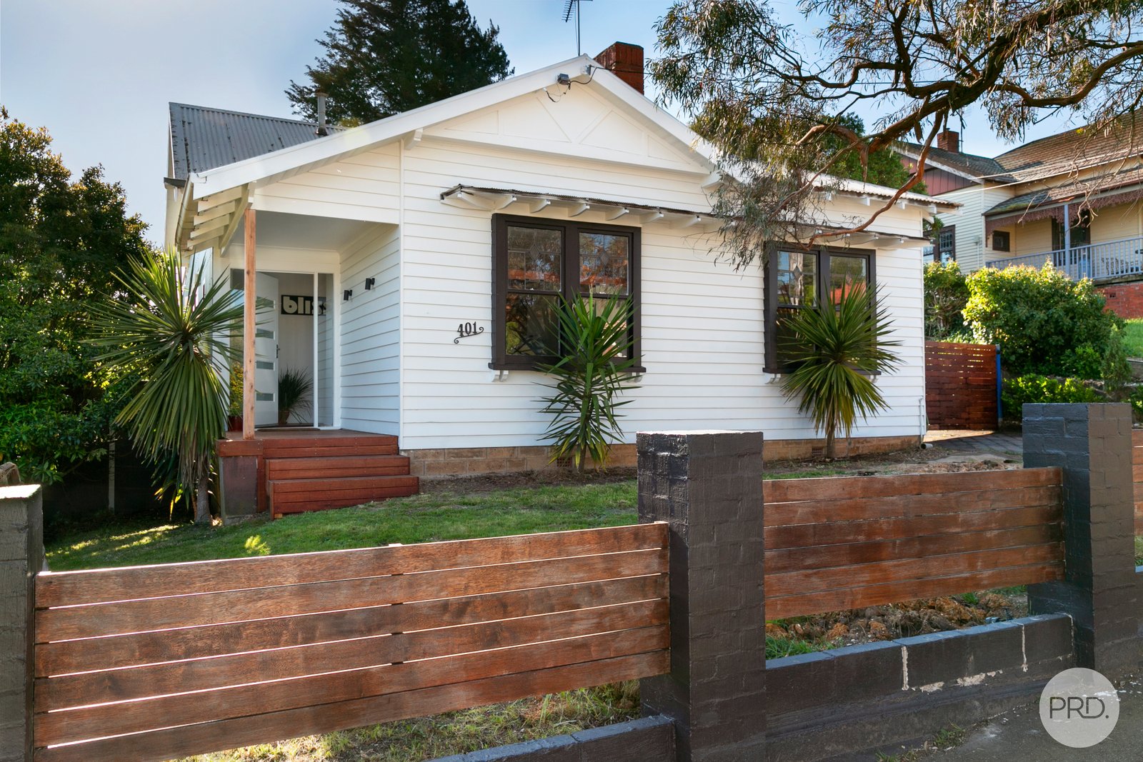 401 Peel Street North BLACK HILL 1