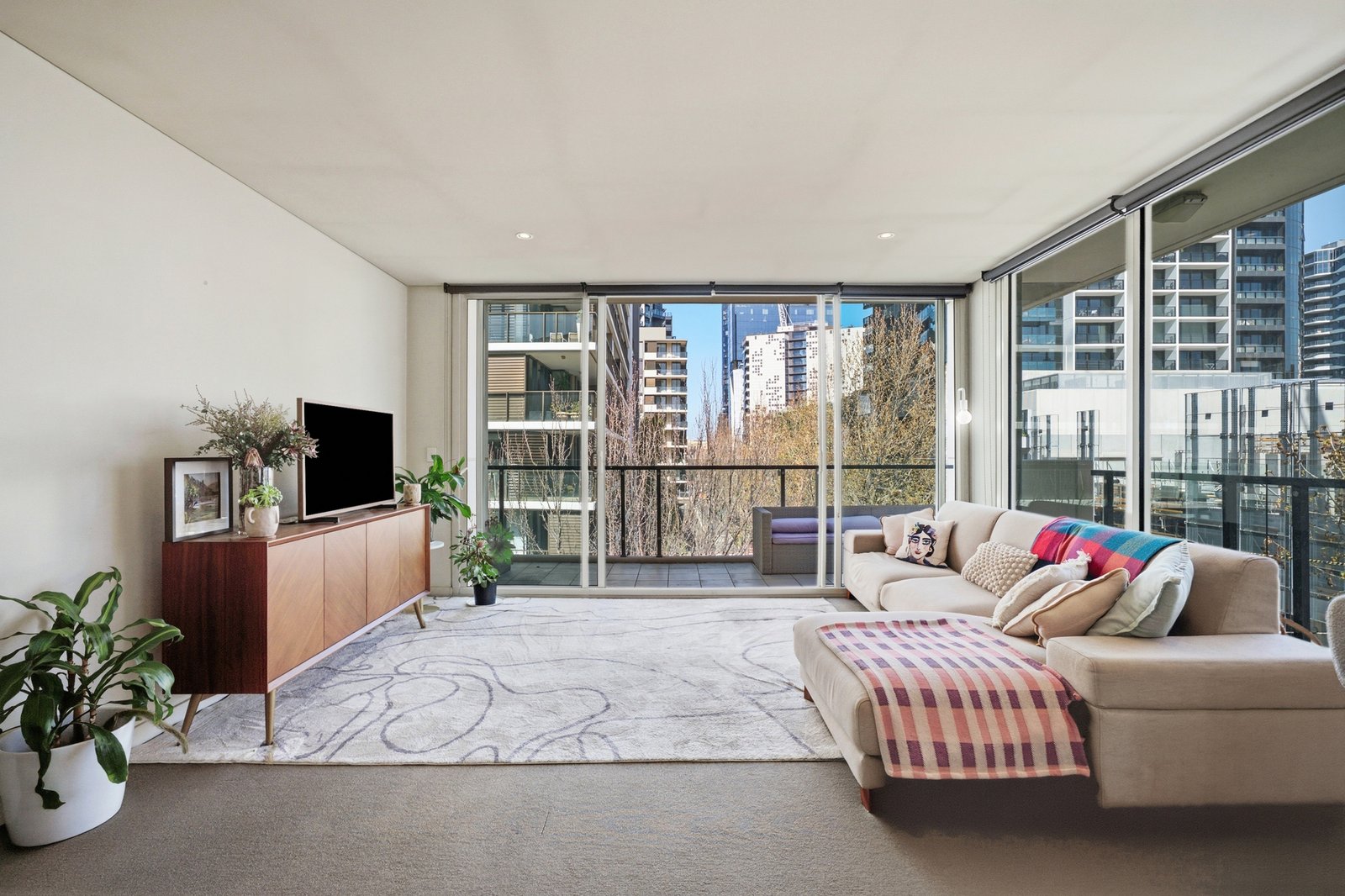 Gallery: 401/1 Chapel Mews