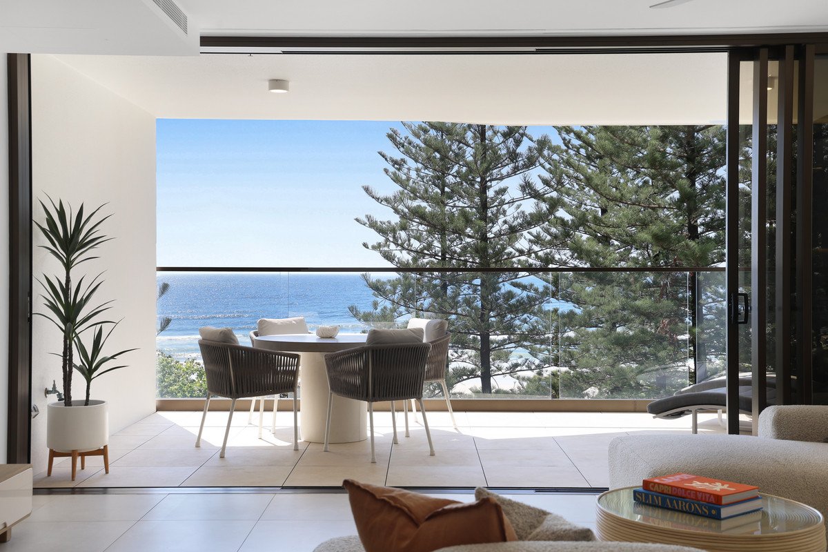 401/112 The Esplanade Burleigh Heads 1