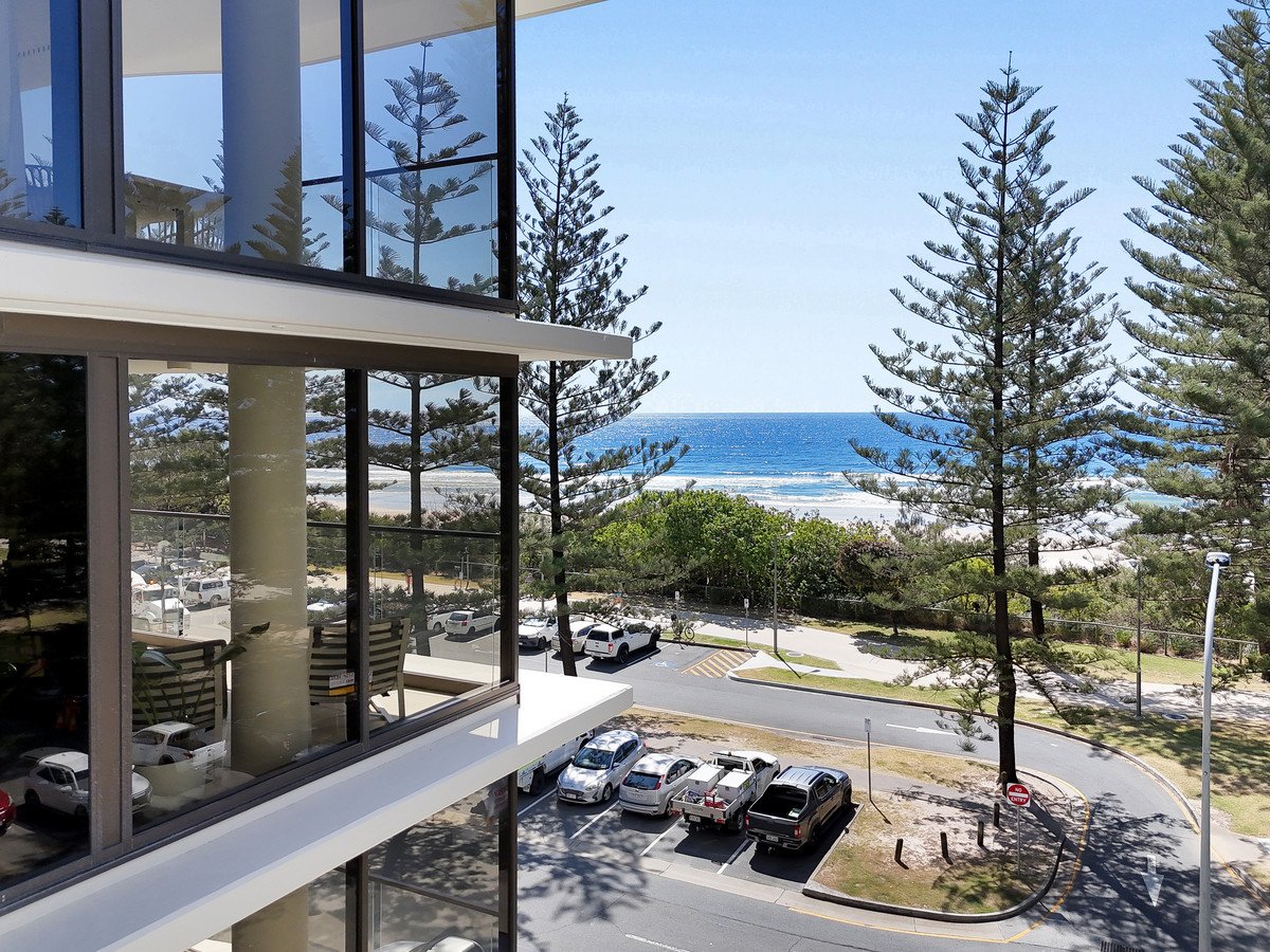 401/112 The Esplanade Burleigh Heads 2