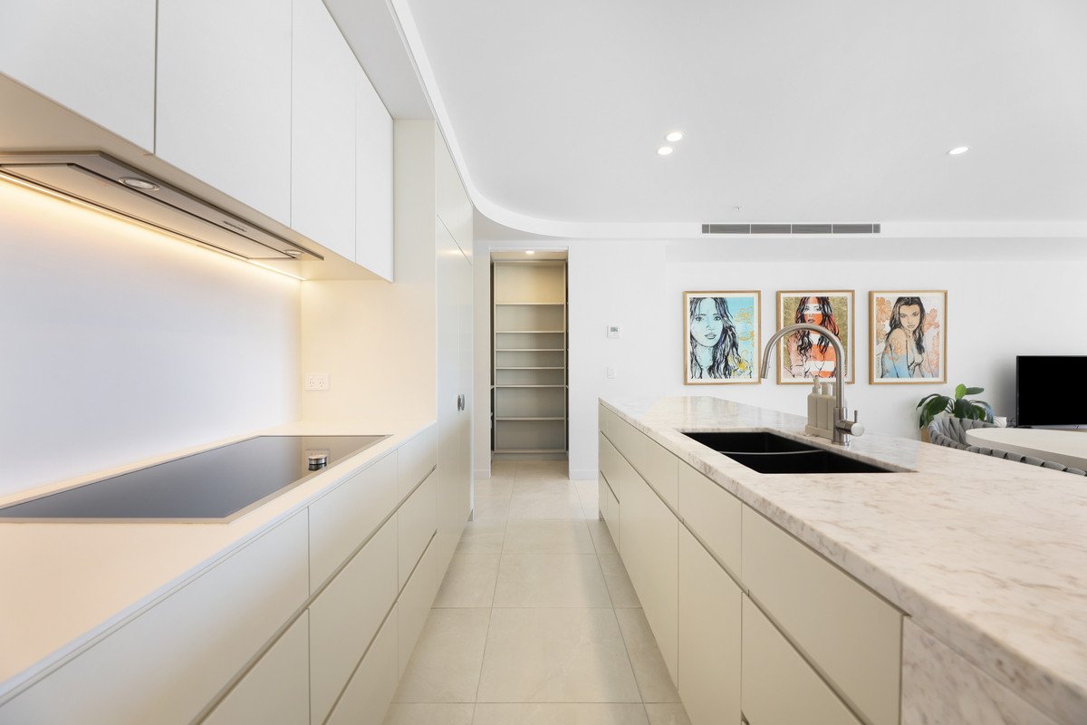 401/112 The Esplanade Burleigh Heads 6