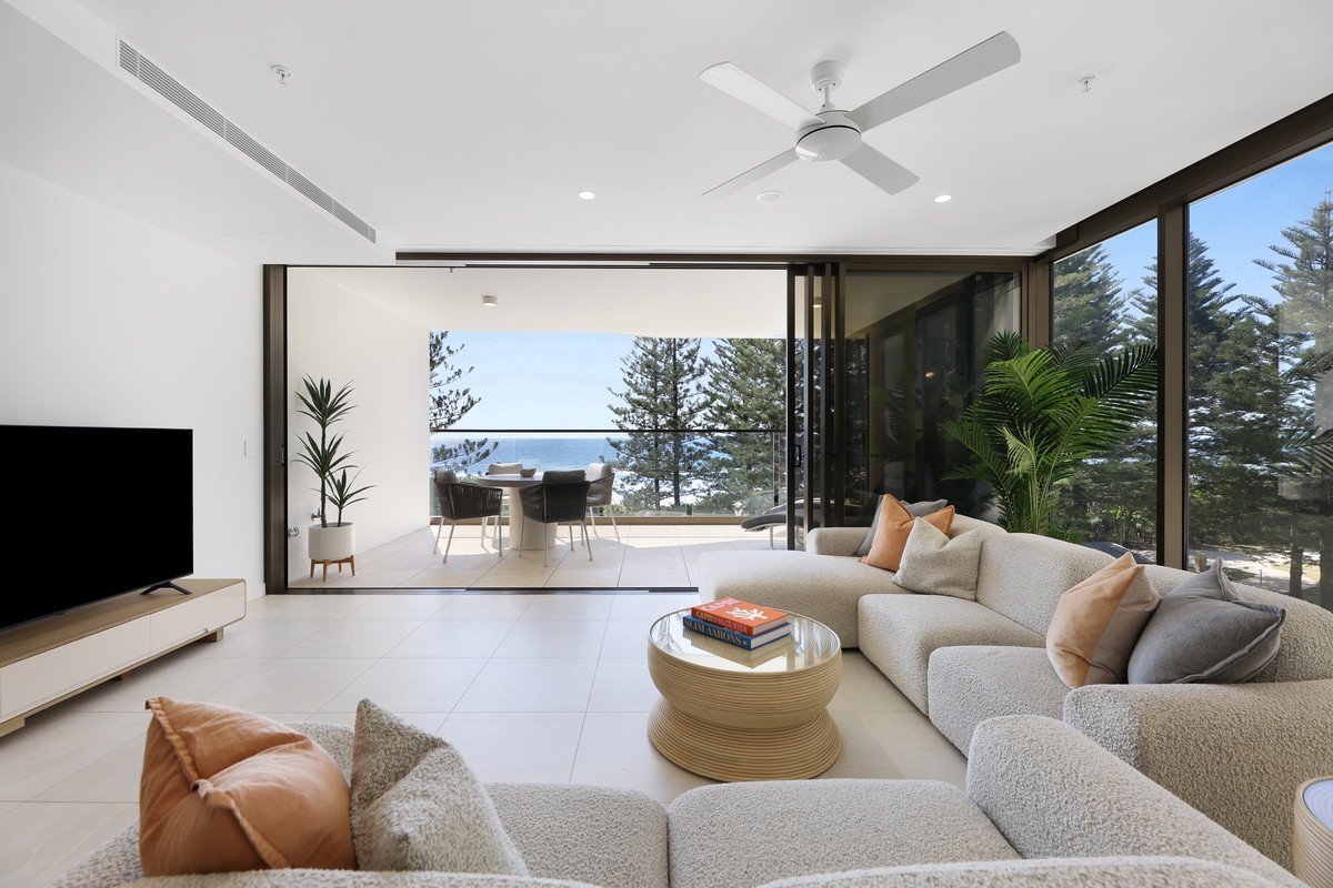 401/112 The Esplanade Burleigh Heads 9