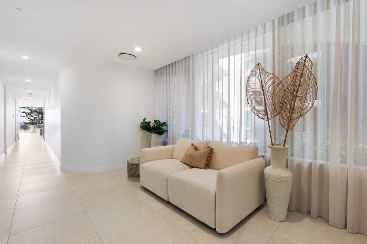 401/112 The Esplanade Burleigh Heads 25