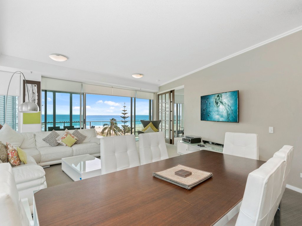 401/120 Marine Parade COOLANGATTA 2