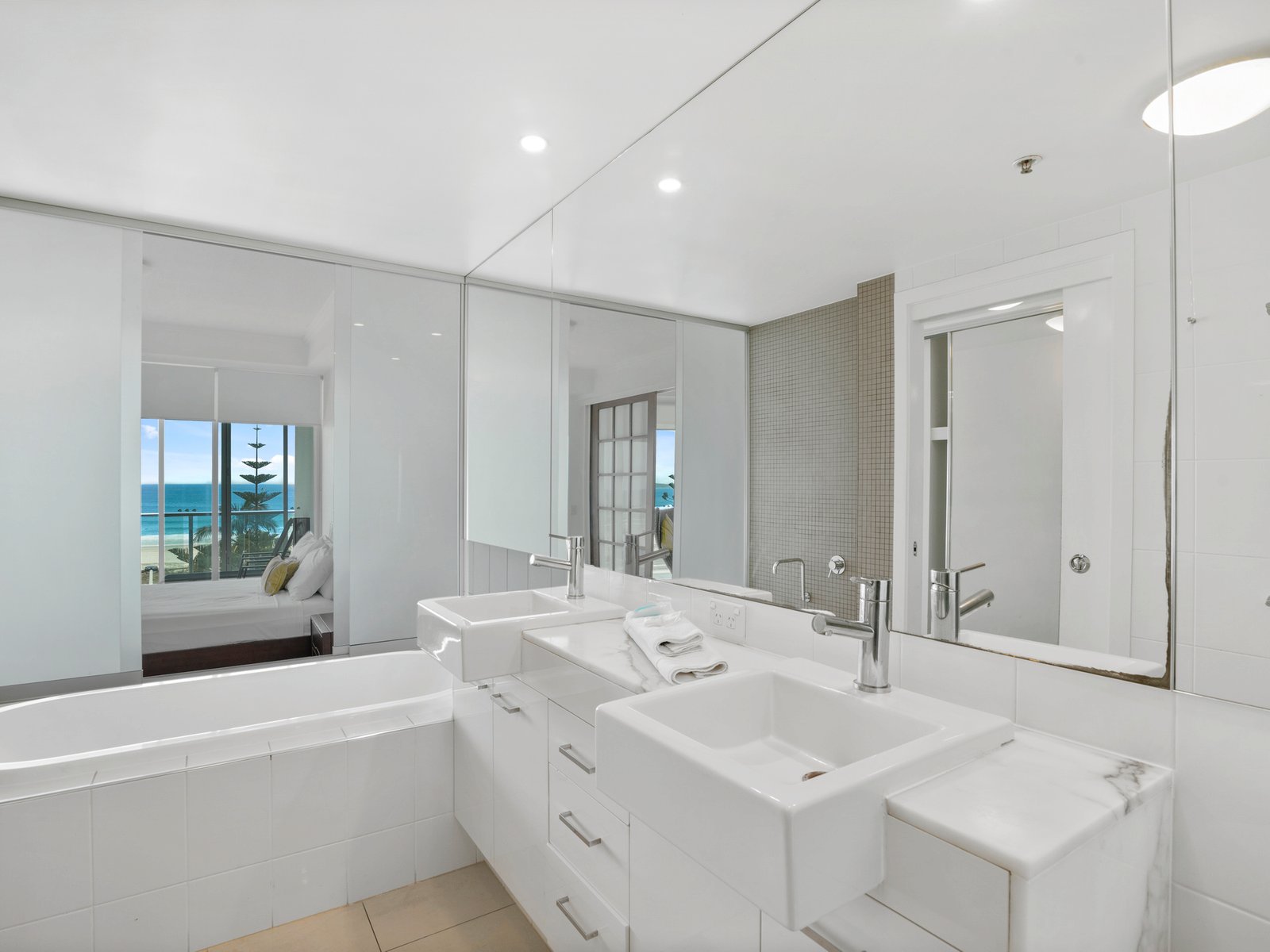 401/120 Marine Parade COOLANGATTA 7