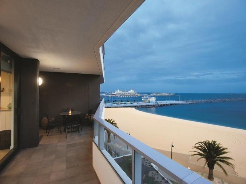 Gallery: 401/155 Beach St