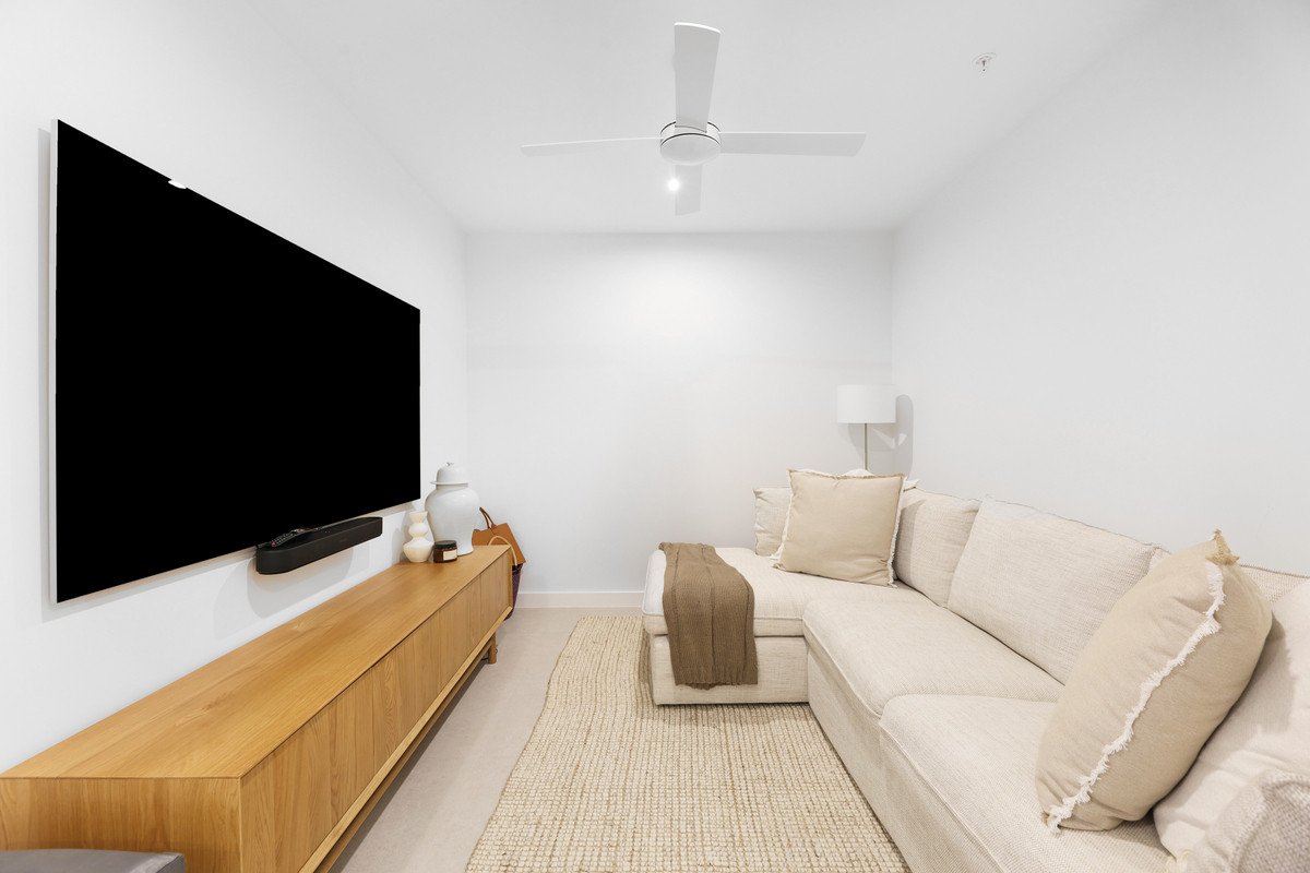 401/4 Twenty First Avenue Palm Beach 18