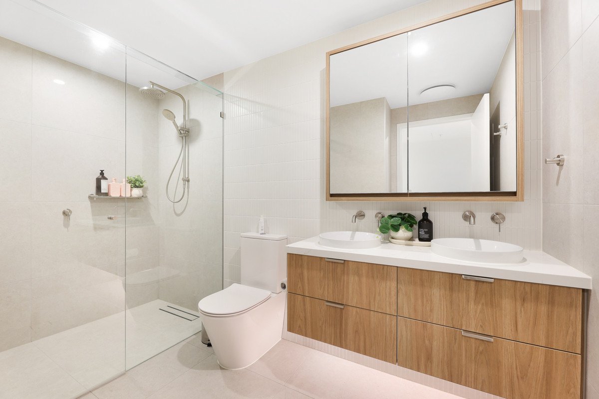 401/4 Twenty First Avenue Palm Beach 24