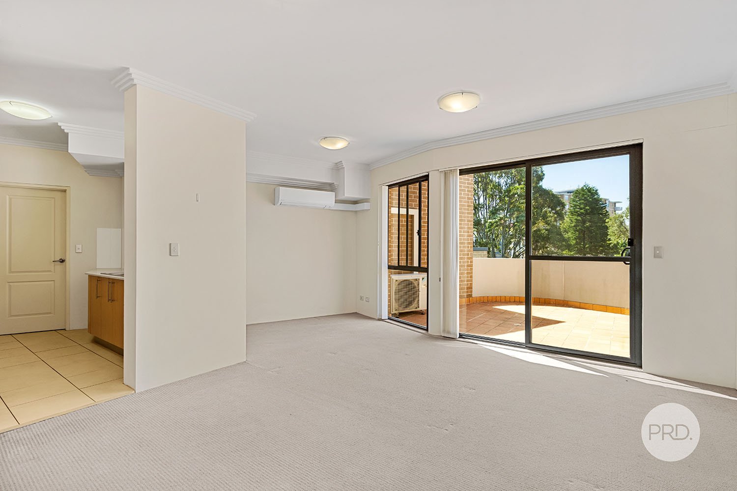 40/18-22 Gray Street SUTHERLAND 1