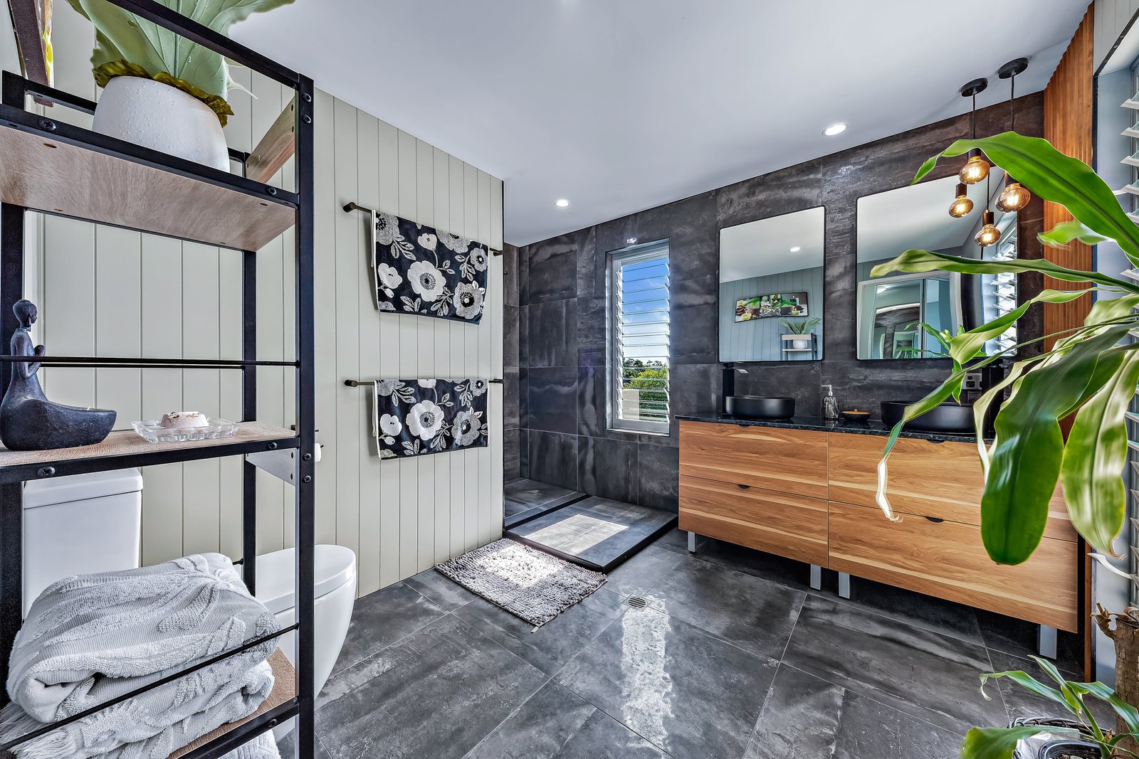 40/18-24 Raintree Place AIRLIE BEACH 19