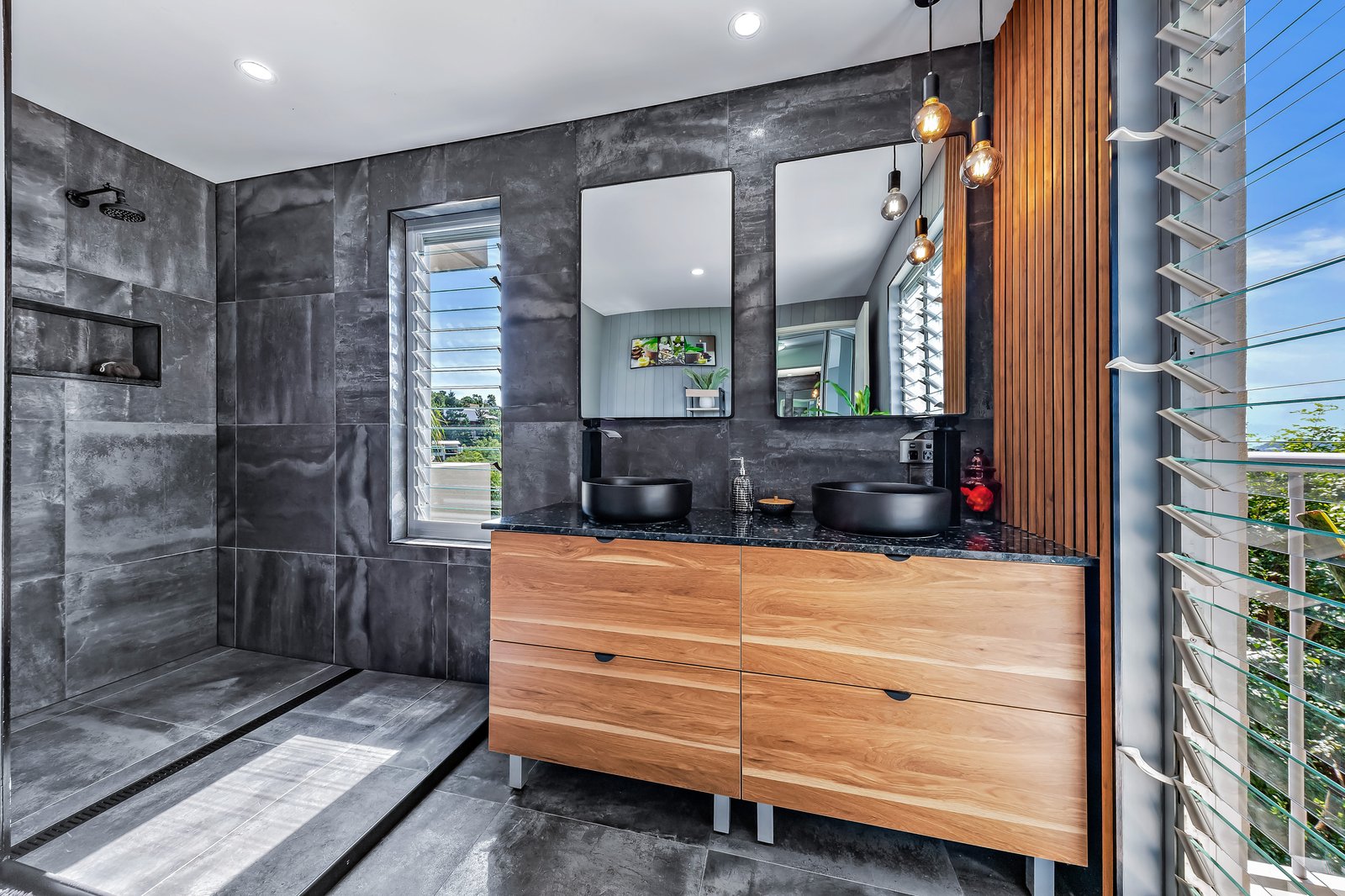 40/18-24 Raintree Place AIRLIE BEACH 20