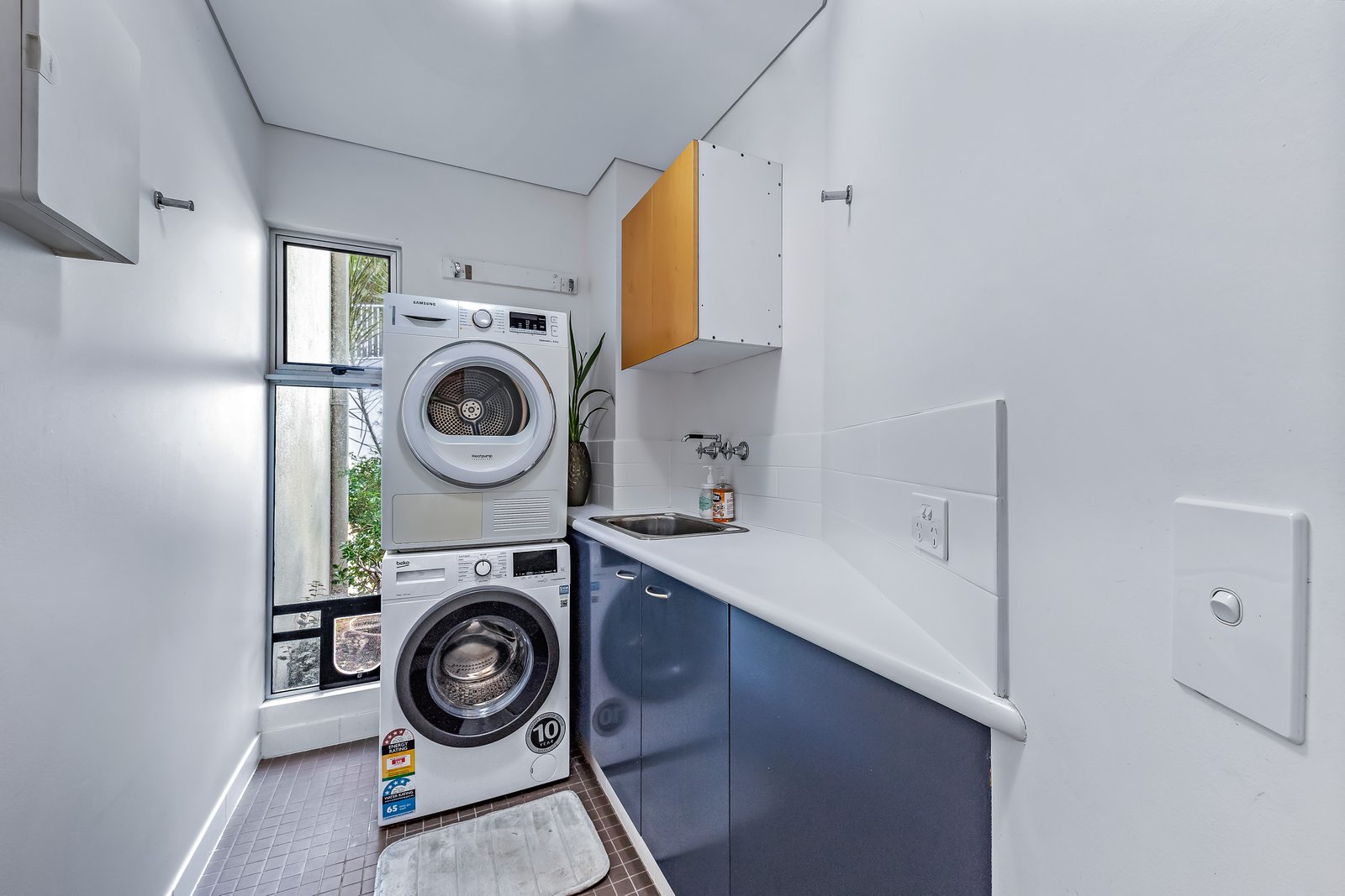 40/18-24 Raintree Place AIRLIE BEACH 24