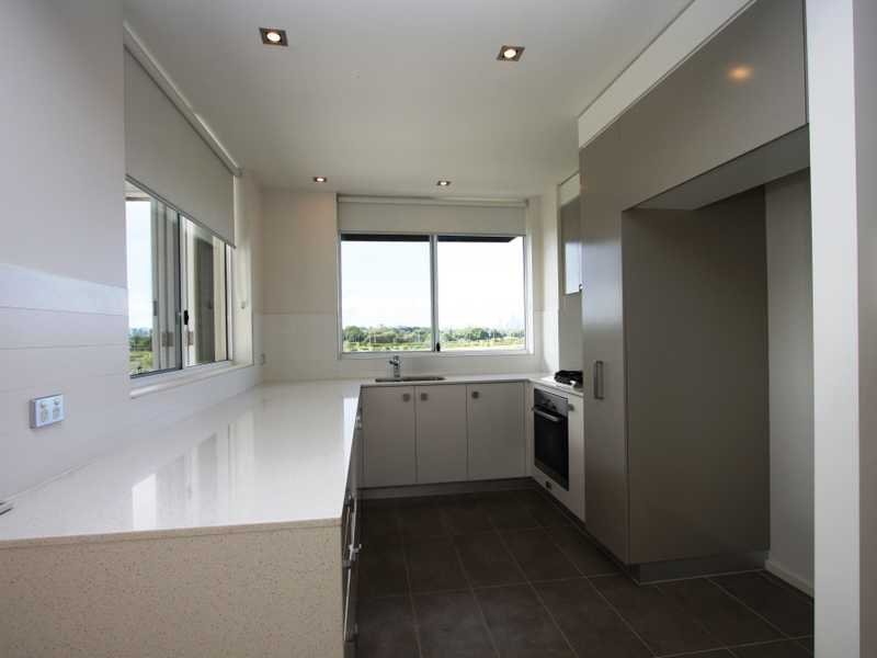 4018/3027 The Boulevard CARRARA 3