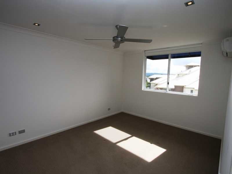 4018/3027 The Boulevard CARRARA 4