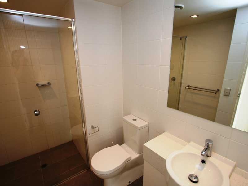 4018/3027 The Boulevard CARRARA 8