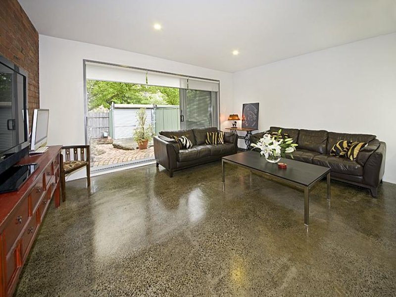 Gallery: 402 Bay Street