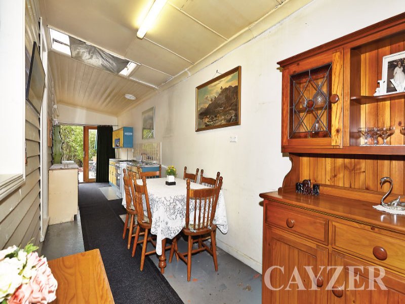Gallery: 402 Graham Street