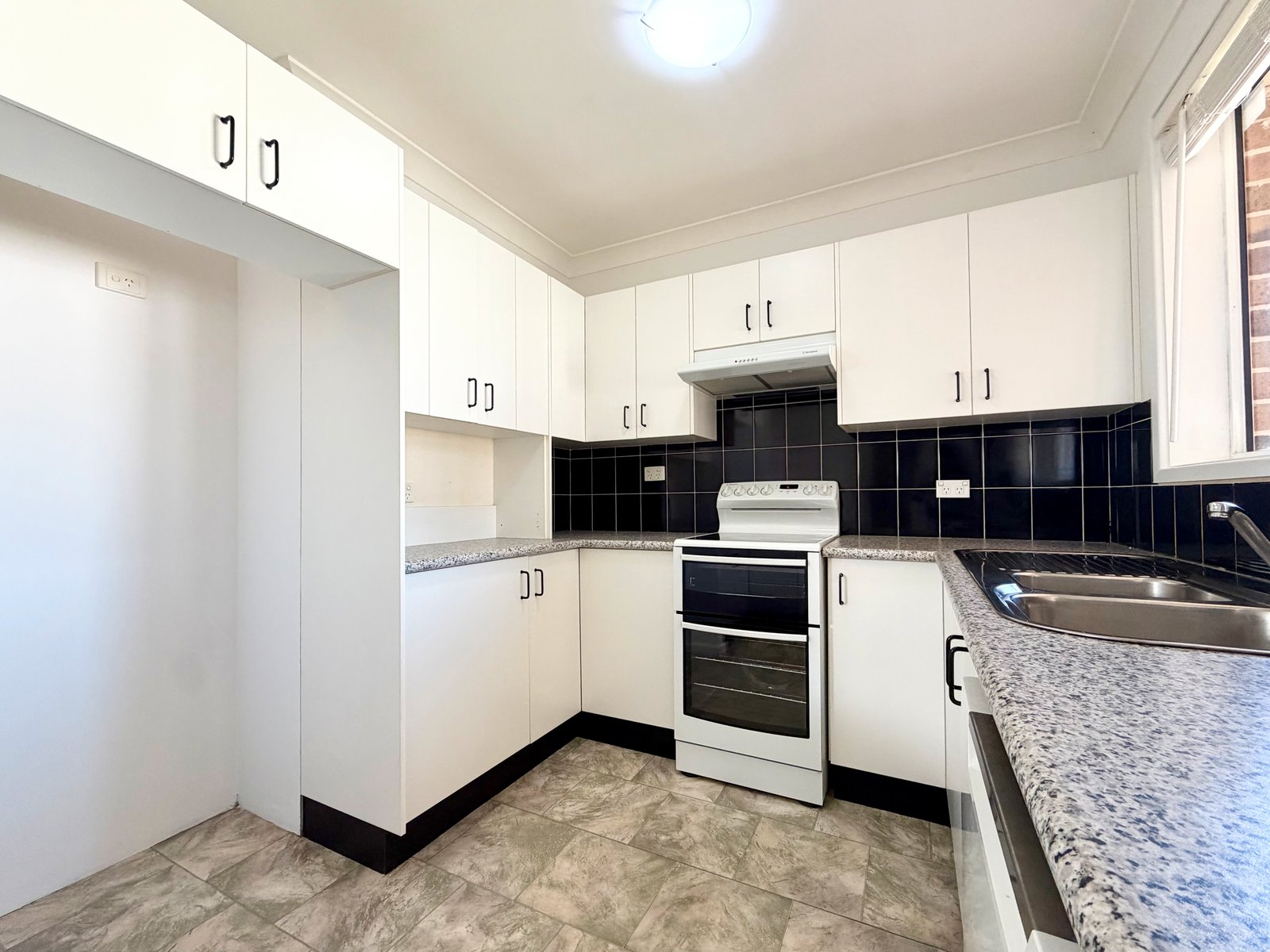 402 Soldiers Point Road SALAMANDER BAY 8