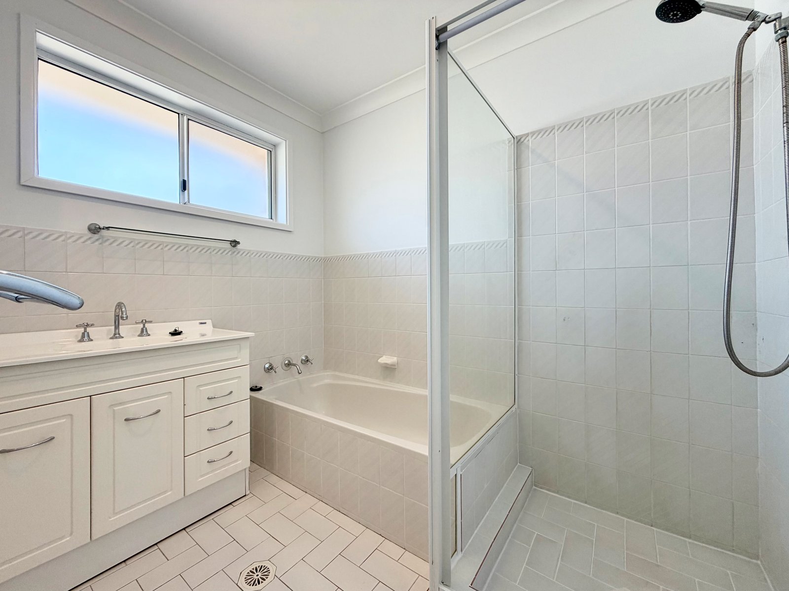 402 Soldiers Point Road SALAMANDER BAY 14