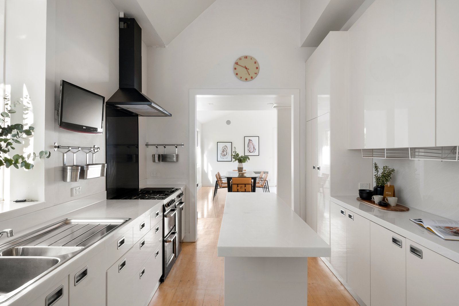 Real Estate and Property in 402 St Kilda Street, Brighton, VIC