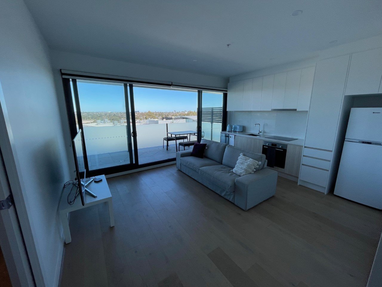 Gallery: 402/139 Burwood Highway