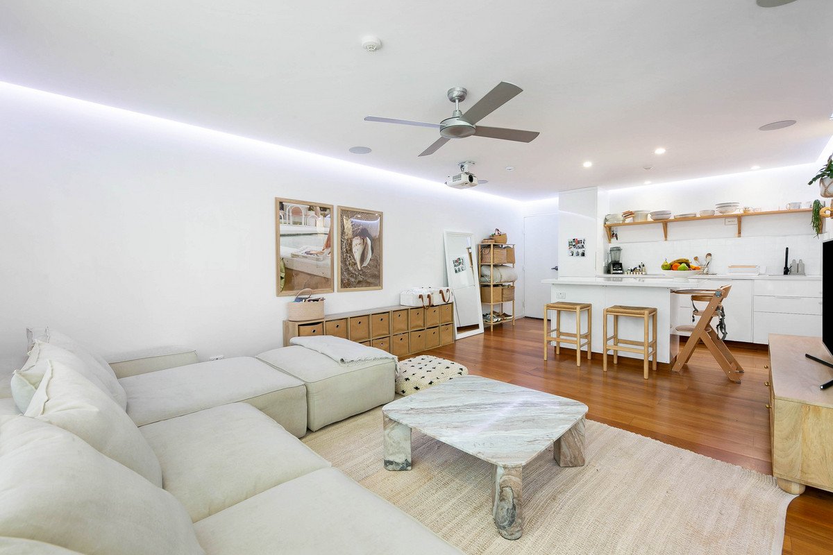 402/1855 Gold Coast Highway BURLEIGH HEADS 6