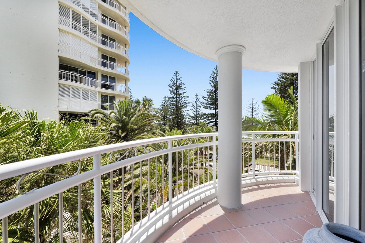 402/220 The Esplanade Burleigh Heads 6