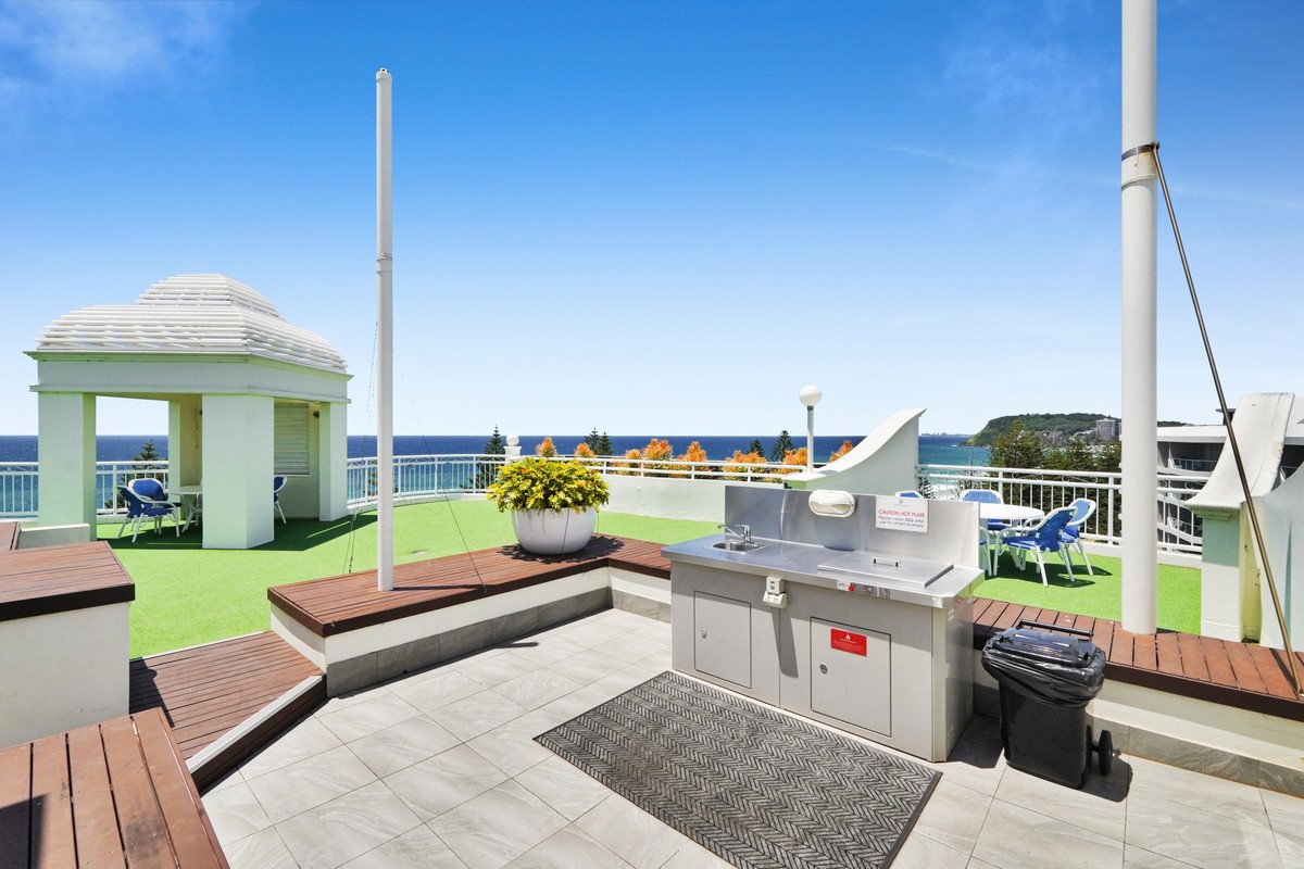 402/220 The Esplanade Burleigh Heads 14