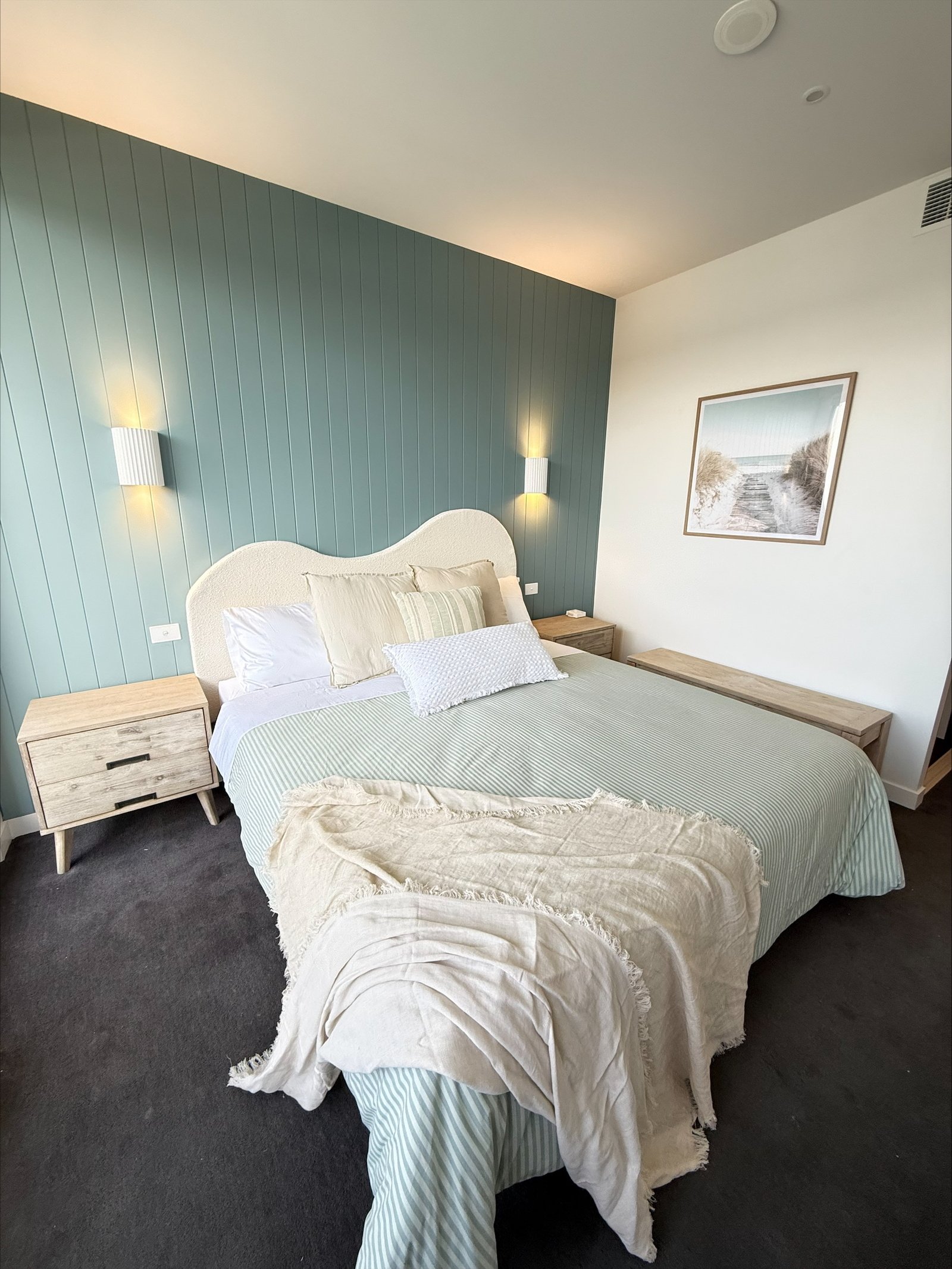 Gallery: 402/222 Bay Road