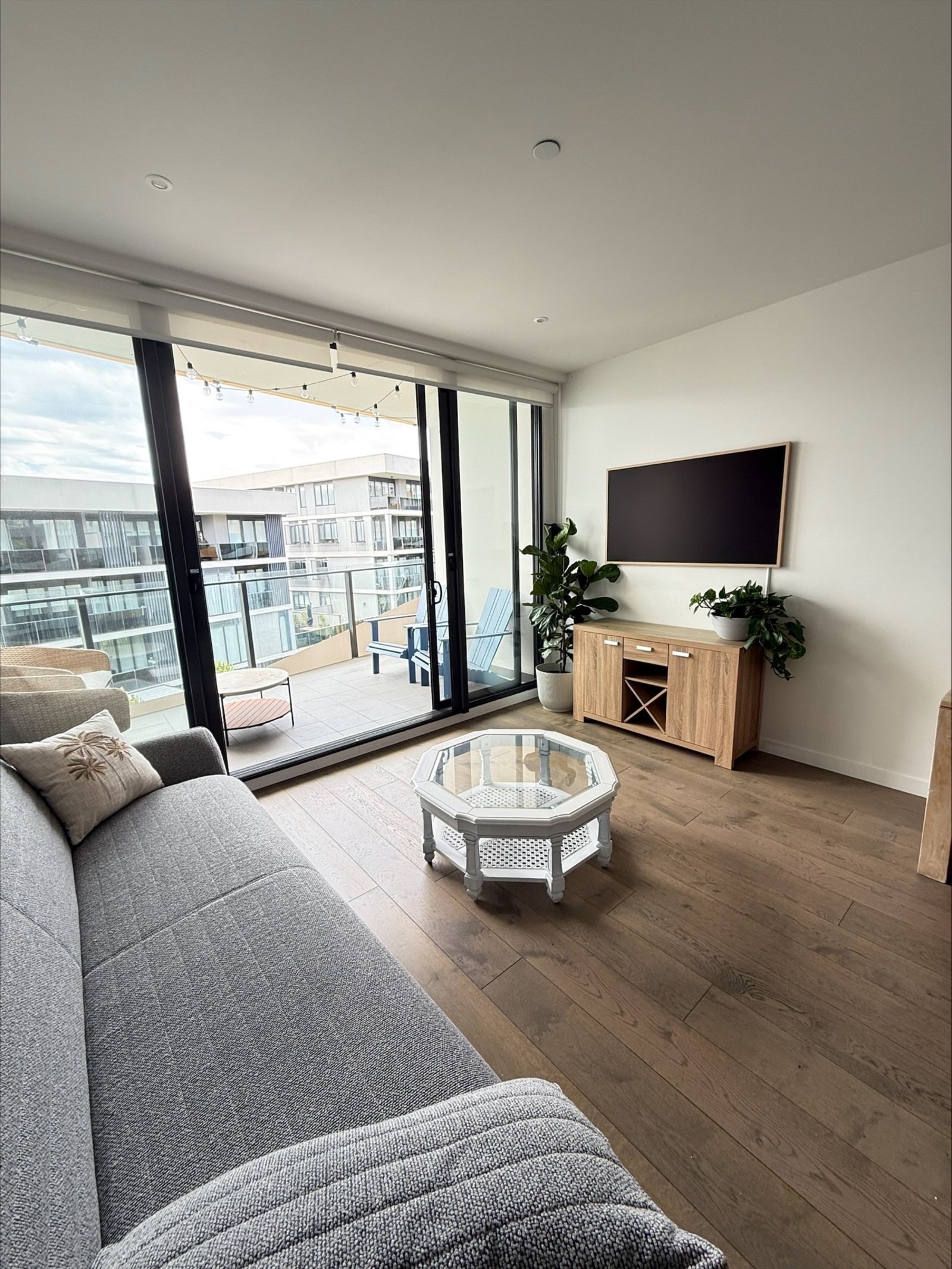Gallery: 402/222 Bay Road
